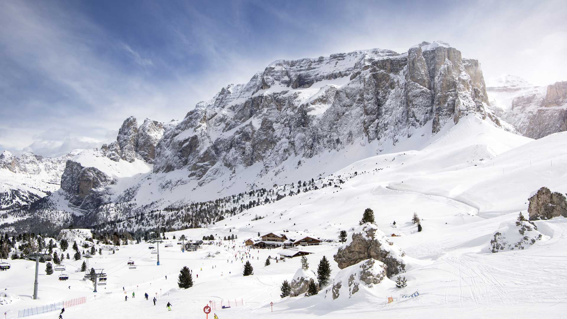Kleinfein-Hotels-Suedtirol-Regionen-und-Orte-Groeden-Winter-Skifahren-IDM-c-Alex-Filz