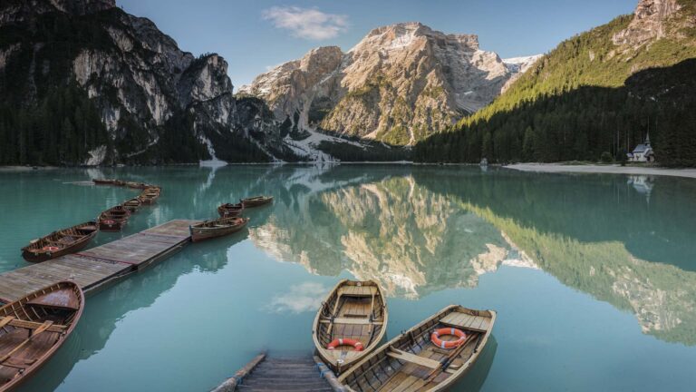 Kleinfein-Hotels-Suedtirol-Regionen-und-Orte-Pragser-Wildsee-IDM-c-Harald-Wisthaler