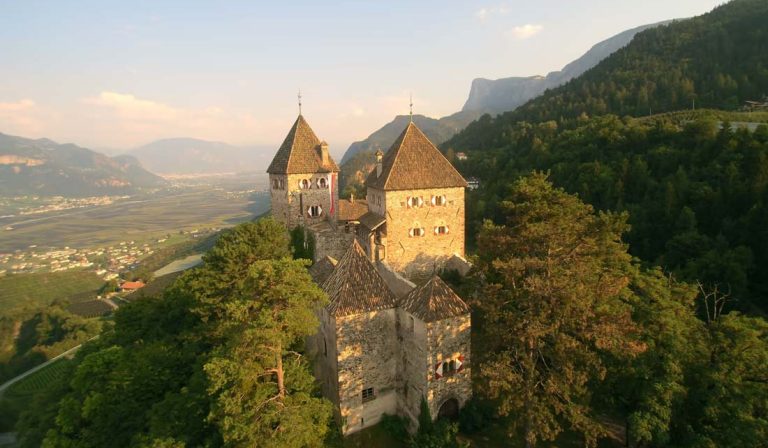 05 Kleinfein Hotels Suedtirol Prissian Schloss Wehrburg