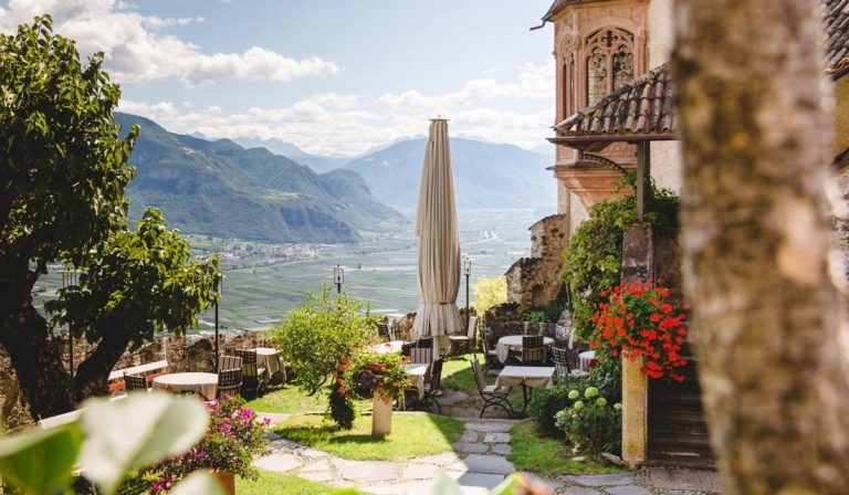 18 Kleinfein Hotels Suedtirol Prissian Schloss Wehrburg